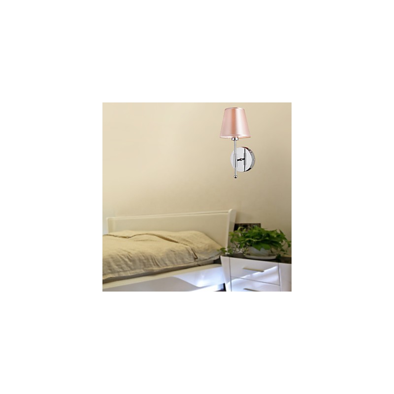 Lámpara de pared de diseño sencillo con luz cálida