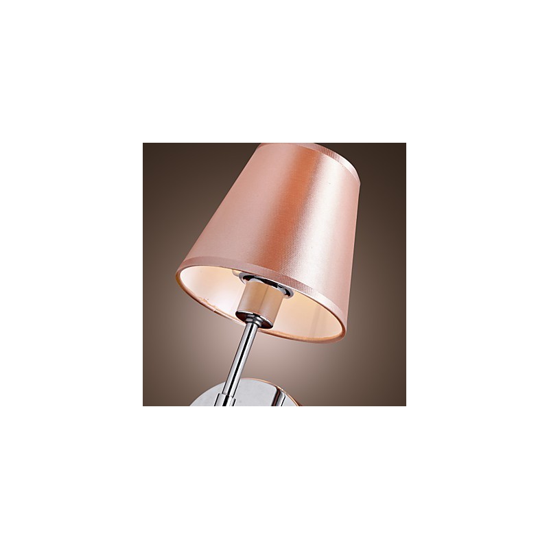 Lámpara de pared de diseño sencillo con luz cálida