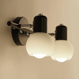 Lámpara de pared de baño con iluminación empotrada de estilo rústico galvanizado.