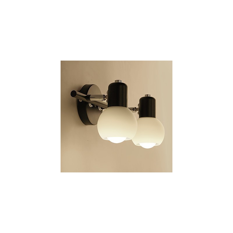 Lámpara de pared de baño con iluminación empotrada de estilo rústico galvanizado.
