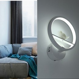 Lámpara de luz ambiental con brazo oscilante, moderna y contemporánea, con pintura contemporánea integrada.