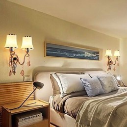 Lámpara de pared con luz ambiental moderna y contemporánea con acabado galvanizado para protección ocular de cristal.