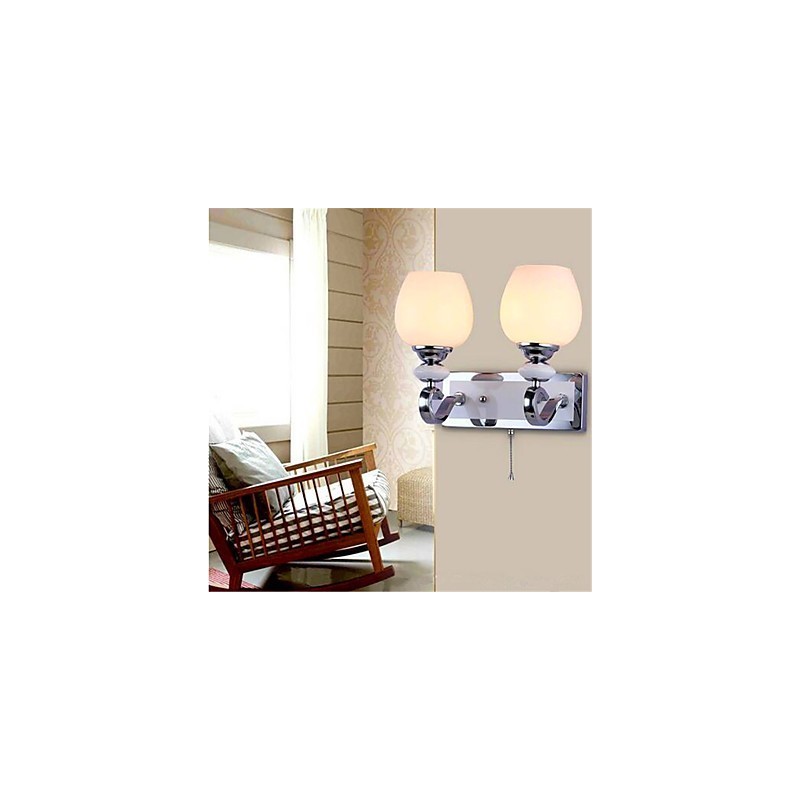 Aplique de pared con luz ambiental, protección ocular y brazo oscilante, con acabado electrochapado contemporáneo moderno.