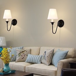 Apliques de pared con luz ambiental de estilo rústico Lodge con acabado en óxido negro para protección ocular.