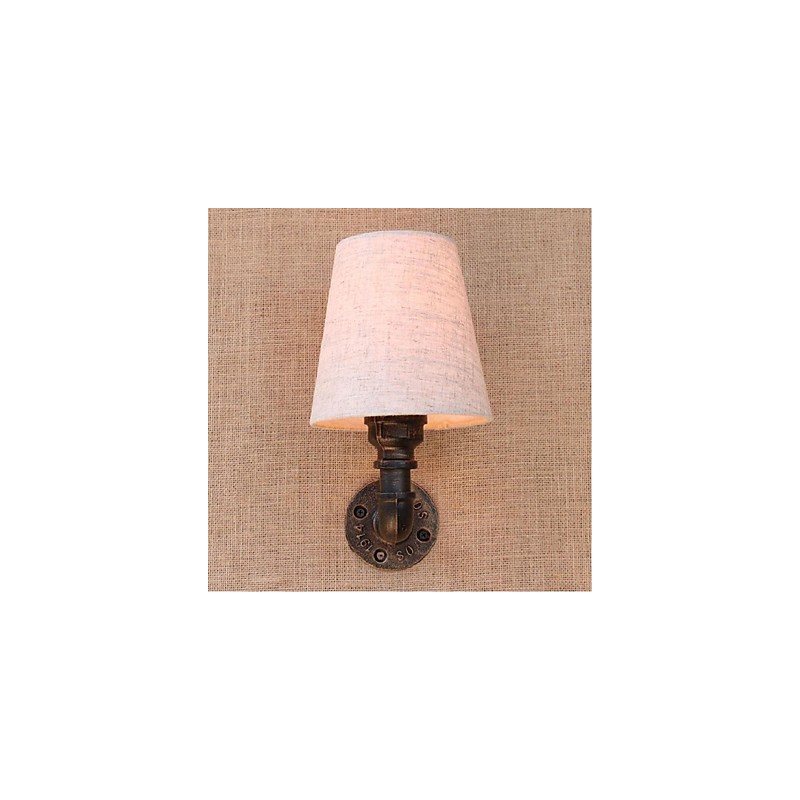 Aplique de pared de latón rústico Lodge para iluminación ambiental.