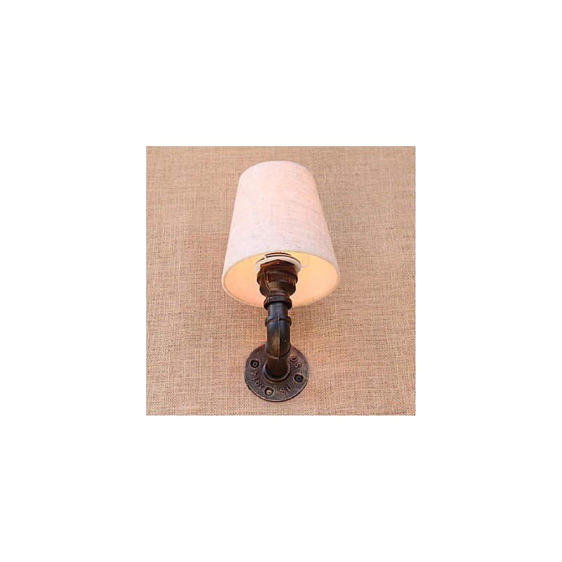 Aplique de pared de latón rústico Lodge para iluminación ambiental.