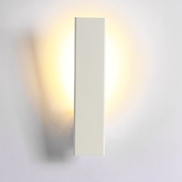 Pintura contemporánea moderna para apliques de pared con luz ambiental.