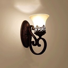 Apliques de pared modernos y contemporáneos con acabado galvanizado para iluminación ambiental.