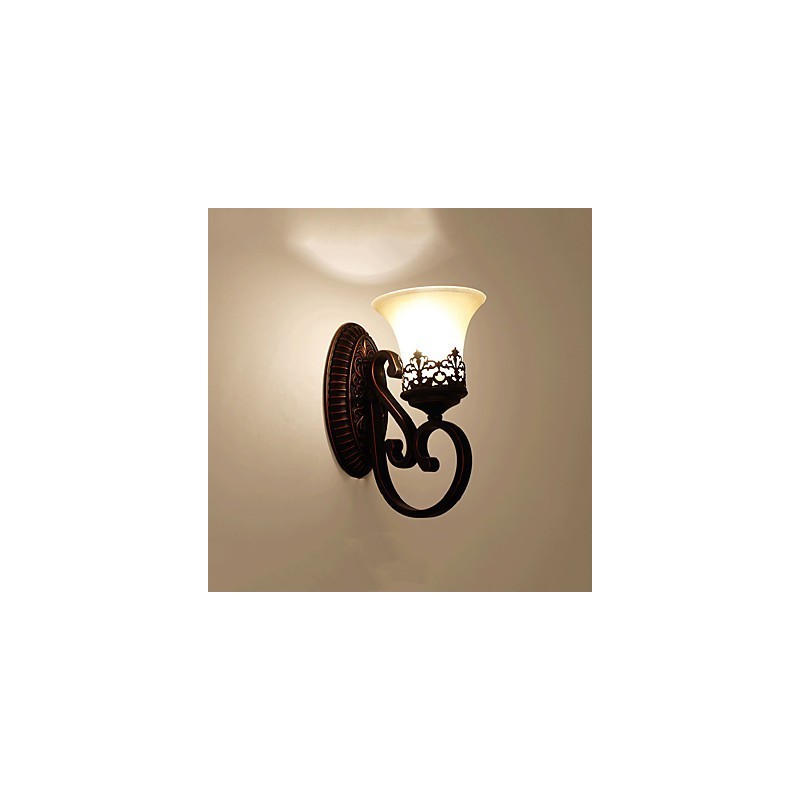 Apliques de pared modernos y contemporáneos con acabado galvanizado para iluminación ambiental.