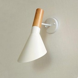 Lámpara de pared moderna y sencilla de hierro forjado con imitación de madera para sala de estar