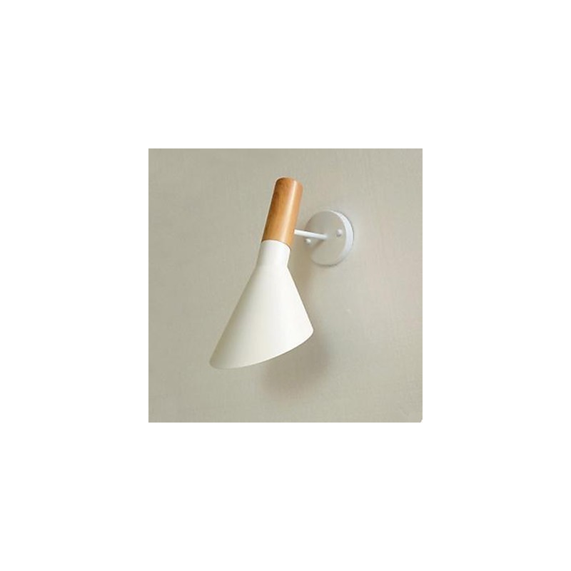 Lámpara de pared moderna y sencilla de hierro forjado con imitación de madera para sala de estar