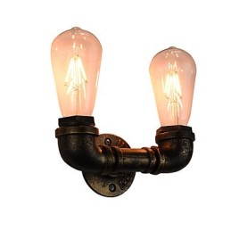 Lámpara de pared rústica tradicional clásica de latón antiguo para iluminación ambiental.
