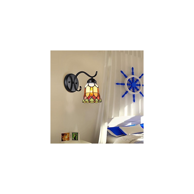Apliques de pared con luz empotrada con pintura rústica tipo cabaña.