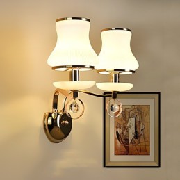 Apliques de pared con iluminación ambiental de cristal, modernos y contemporáneos, con acabado galvanizado.