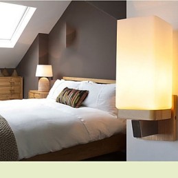 Apliques de pared modernos y contemporáneos para iluminación ascendente.