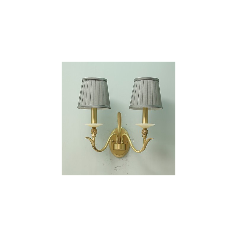 Aplique de pared de latón clásico, tradicional y de estilo campestre, ideal para iluminar desde arriba en estilo mini.