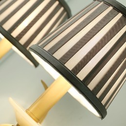 Aplique de pared de latón clásico, tradicional y de estilo campestre, ideal para iluminar desde arriba en estilo mini.