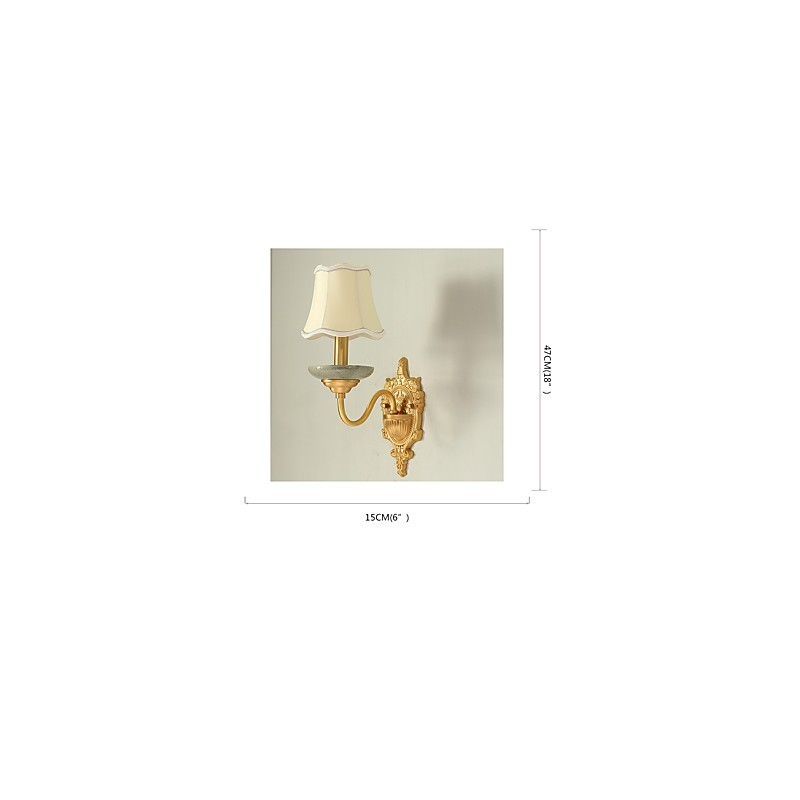 Aplique de pared de latón clásico, tradicional y de estilo campestre, ideal para iluminar desde arriba en estilo mini.