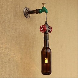 Lámpara de pared moderna y creativa con forma de botella.