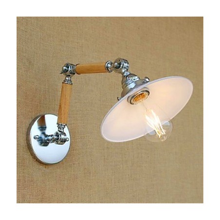 Lámpara de pared moderna y contemporánea con brazo oscilante, luz ambiental cromada. Lámpara de pared moderna y contemporánea con brazo oscilante, luz ambiental cromada.