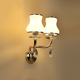 Apliques de pared con iluminación ambiental de cristal, modernos y contemporáneos, con acabado galvanizado.