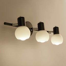 Lámpara de pared de baño con iluminación empotrada de estilo rústico galvanizado.