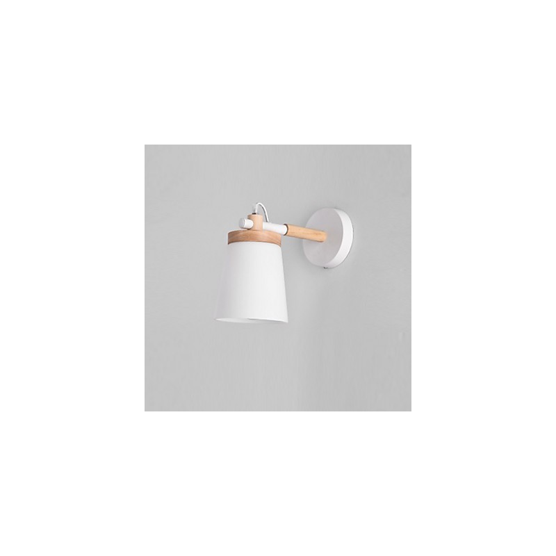 Lámpara de pared con pantalla de vidrio y base de metal que ofrece luz ambiental. Apliques de pared.