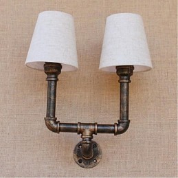 Aplique de pared de latón rústico Lodge para iluminación ambiental.