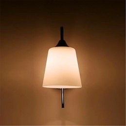 Lámpara de pared minimalista moderna de cristal para mesita de noche, pasillo o habitación de hotel.