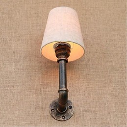 Aplique de pared de latón rústico Lodge para iluminación ambiental.