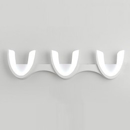 Pintura contemporánea moderna para apliques de pared con luz ambiental.