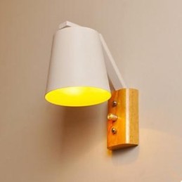 Lámpara de cama de hierro y madera cálida con personalidad creativa y interruptor para estudio en pasillo nórdico