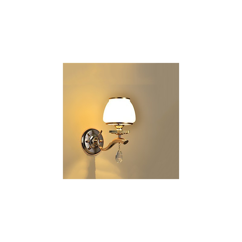 Apliques de pared con iluminación ambiental de cristal, modernos y contemporáneos, con acabado galvanizado.