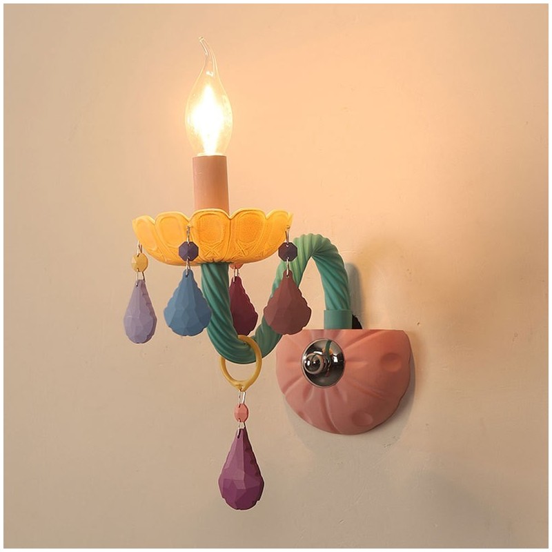 Lámpara de pared de cristal retro con forma de vela Macaron de 1 luz y múltiples cristales para habitación infantil.