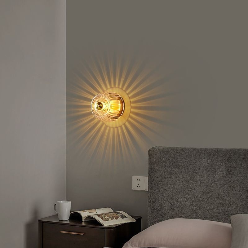 Iluminación de pared moderna con pantalla de vidrio transparente, aplique de pared cepillado.