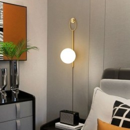 Aplique de pared moderno con forma de globo y cristal dorado cepillado