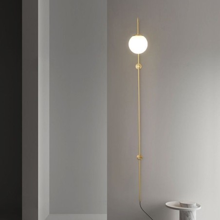 Aplique de pared moderno con forma de globo y cristal dorado cepillado Aplique de pared moderno con forma de globo y cristal dorado cepillado