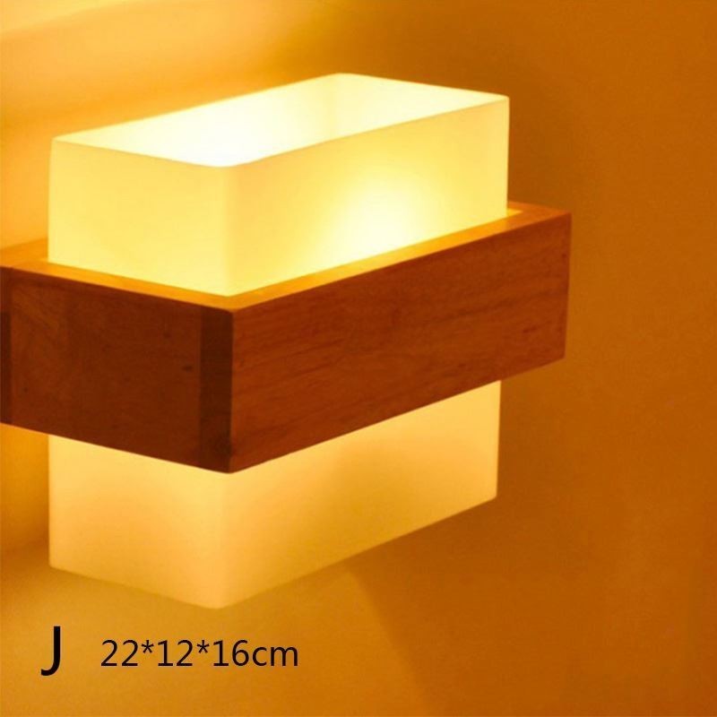 Lámpara de pared nórdica de madera con pantalla de cristal