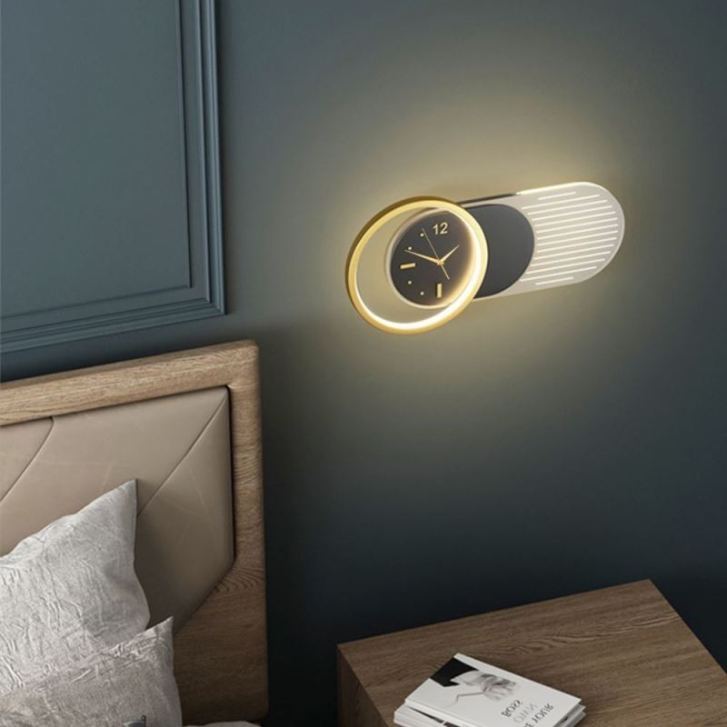 Lámpara de pared moderna minimalista de acrílico y hierro forjado con reloj.