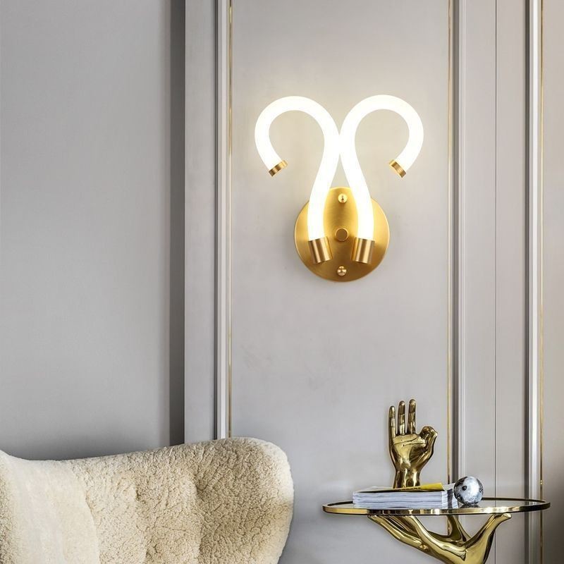 Lámpara de pared moderna con diseño creativo de cuerno de oveja de cobre, 2 luces