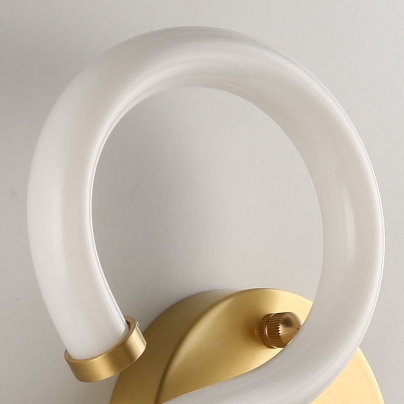 Lámpara de pared con letras del alfabeto