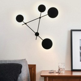 Aplique de pared moderno con forma geométrica de hierro