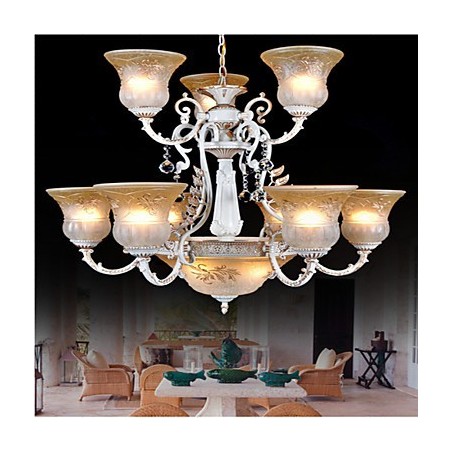 Lámpara de araña blanca de doce luces con pantalla de cristal dorado a mano, estilo retro europeo clásico. Lámpara de araña blanca de doce luces con pantalla de cristal dorado a mano, estilo retro europeo clásico.
