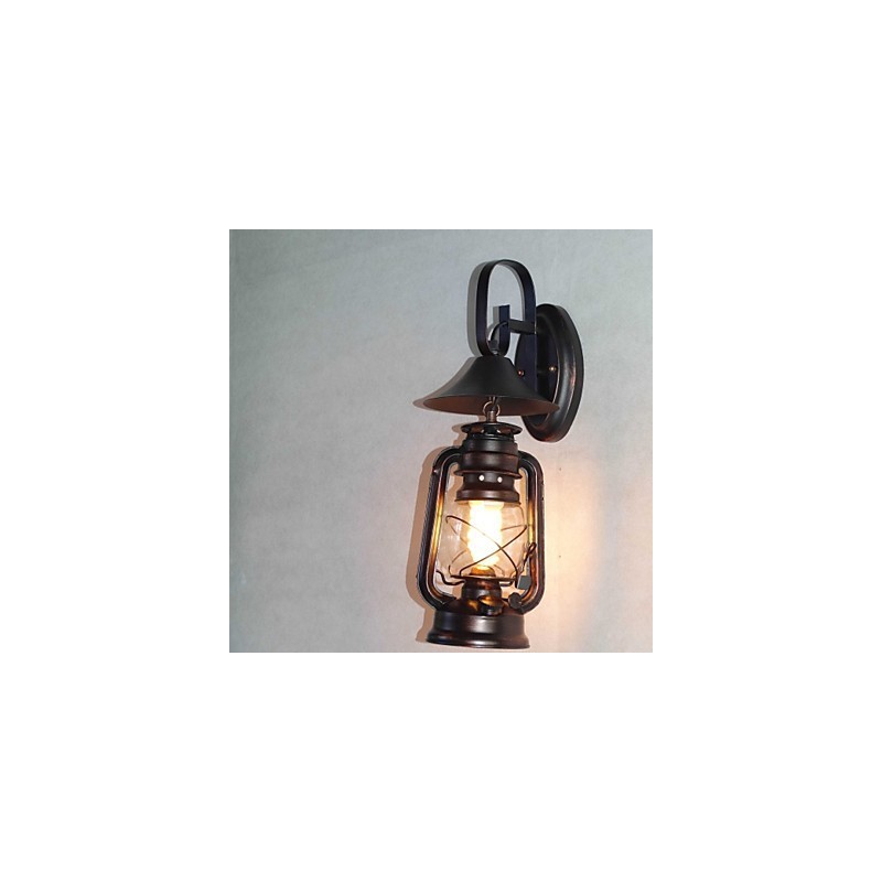 Lámpara de pared vintage de metal negro con una luz