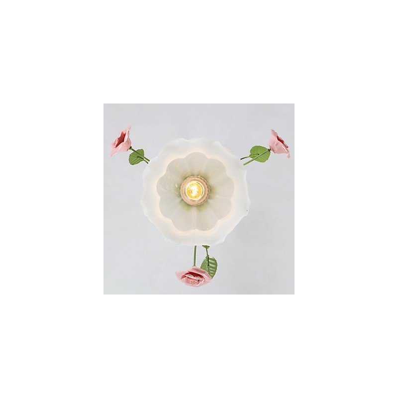 Las flores y plantas del jardín del Día de San Valentín absorben la luz del domo