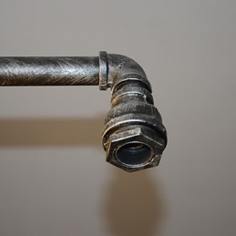 La lámpara de loft desempeña el papel de un viento industrial creativo que restaura las formas antiguas. Lámpara colgante de conducto.