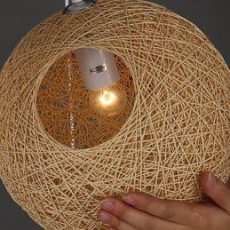 Lámpara colgante de cáñamo con forma esférica contemporánea y contraída.
