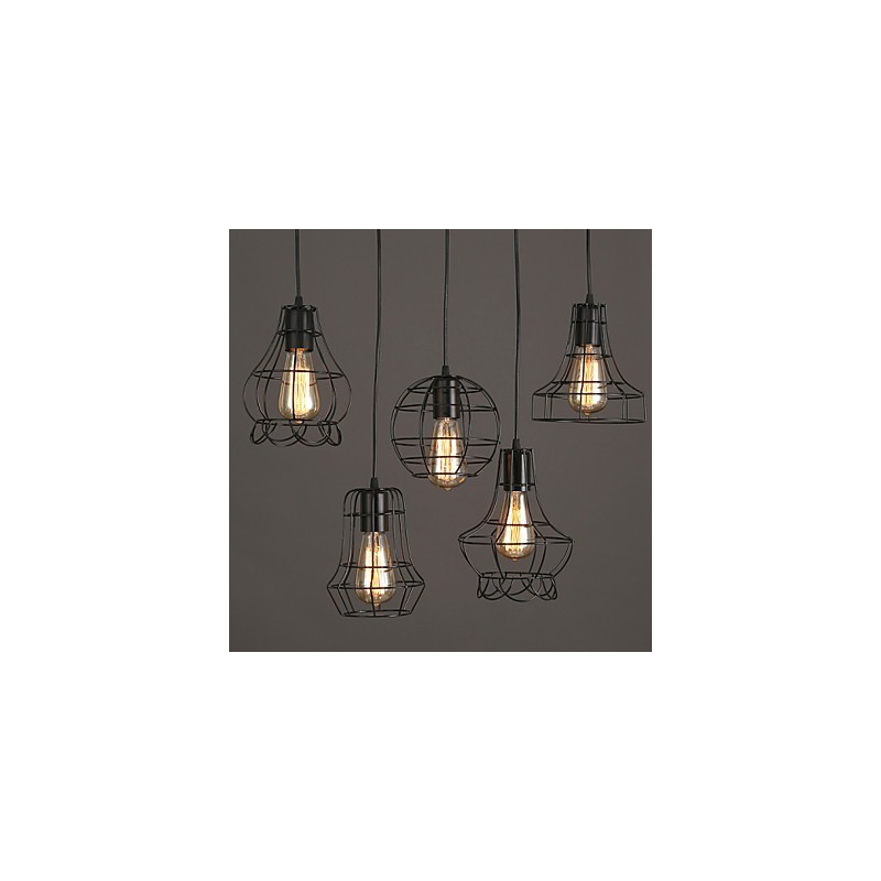 Lámpara de araña de hierro forjado de una sola cabeza con un toque original para restaurar formas antiguas.