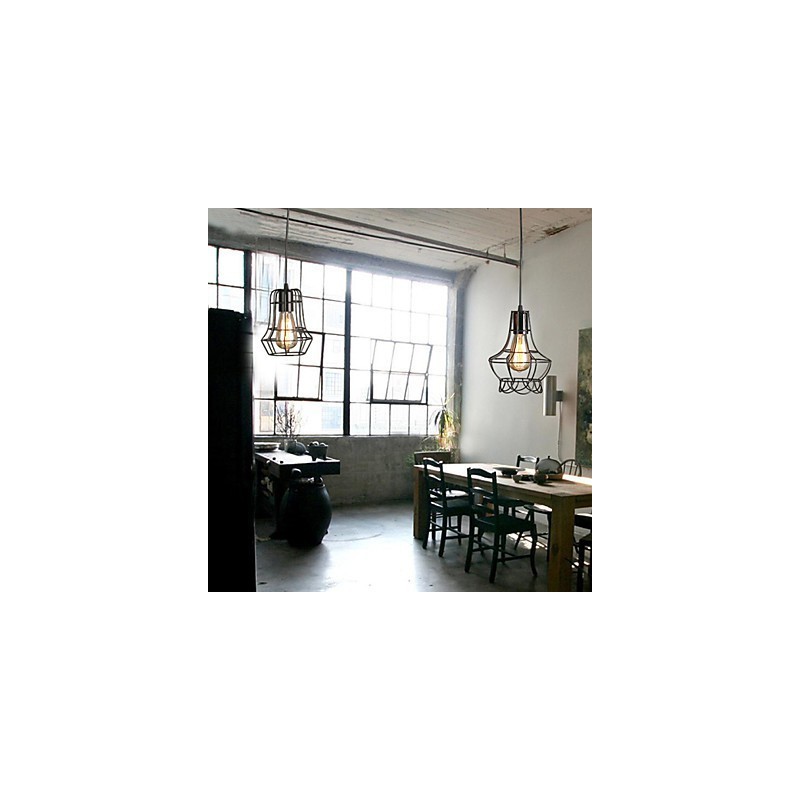 Lámpara de araña de hierro forjado de una sola cabeza con un toque original para restaurar formas antiguas.