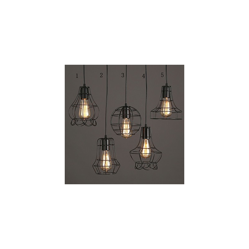 Lámpara de araña de hierro forjado de una sola cabeza con un toque original para restaurar formas antiguas.